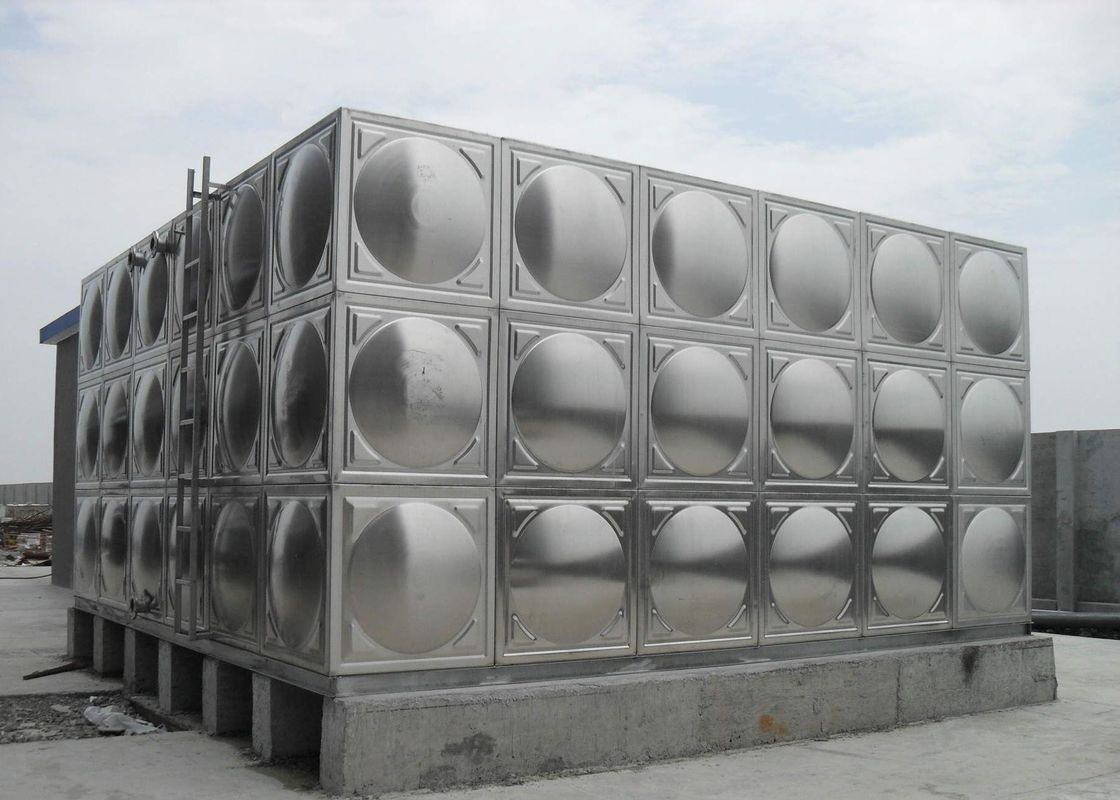 Polished Stainless Steel Insulated Water Tank Silver Color With 100T Capacity